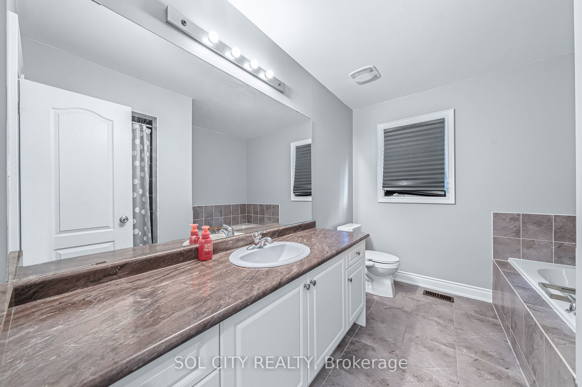 74 Tyndall Dr
