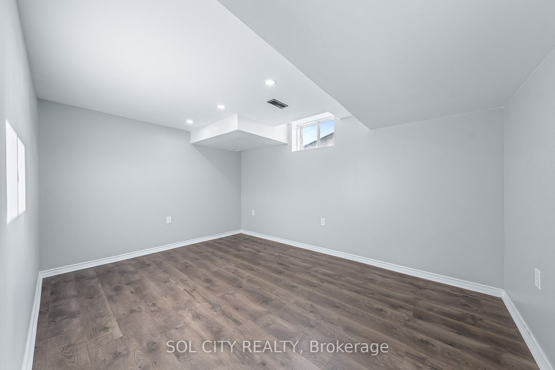 74 Tyndall Dr