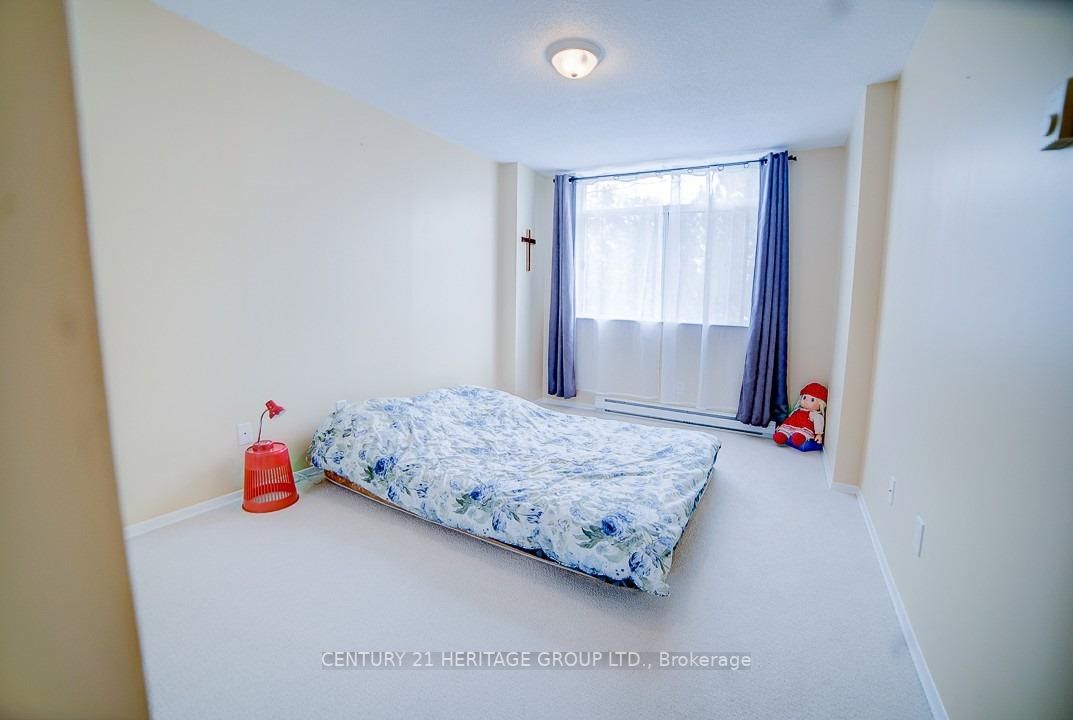 260 Davis Dr, #301