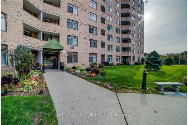 260 Davis Dr N, Newmarket