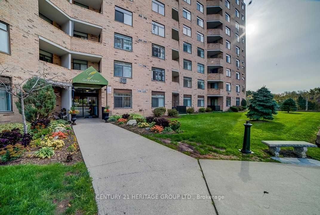 260 Davis Dr N, #301