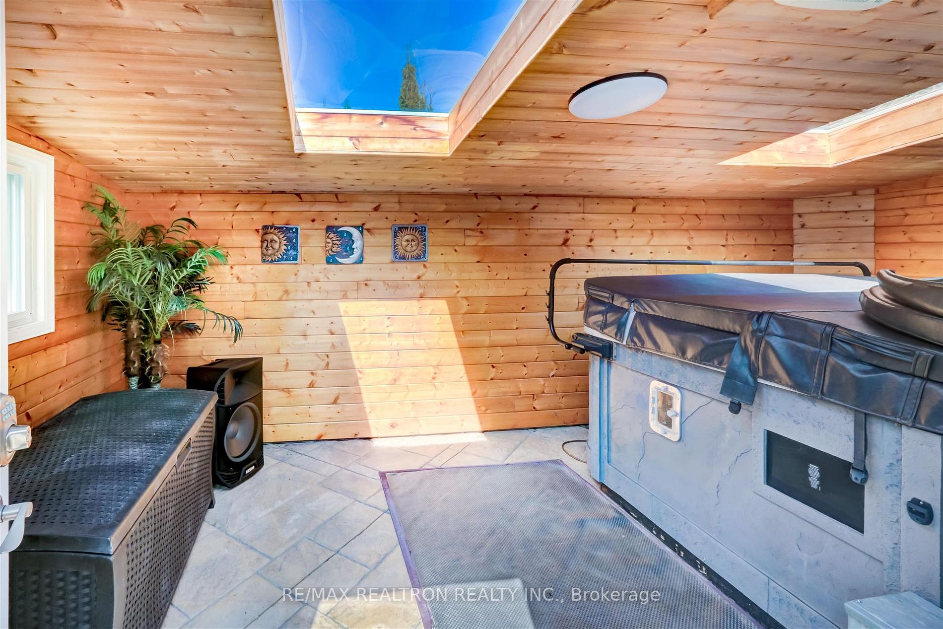 1039 Bob Scott Court