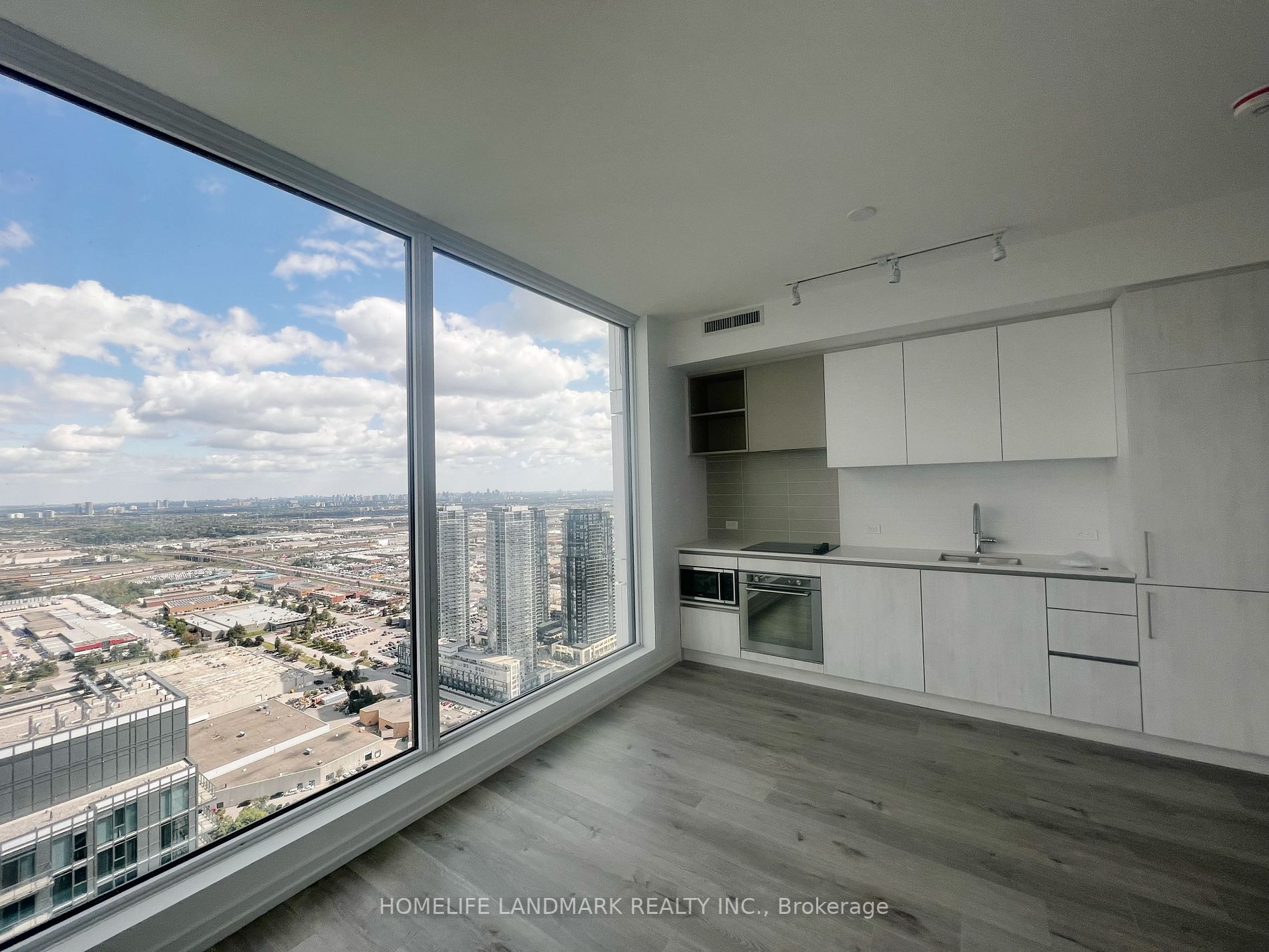 7890 Jane Street, #5009