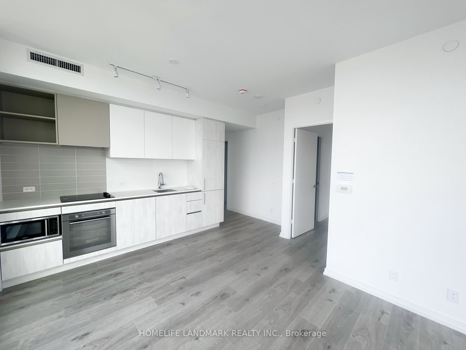 7890 Jane Street, #5009