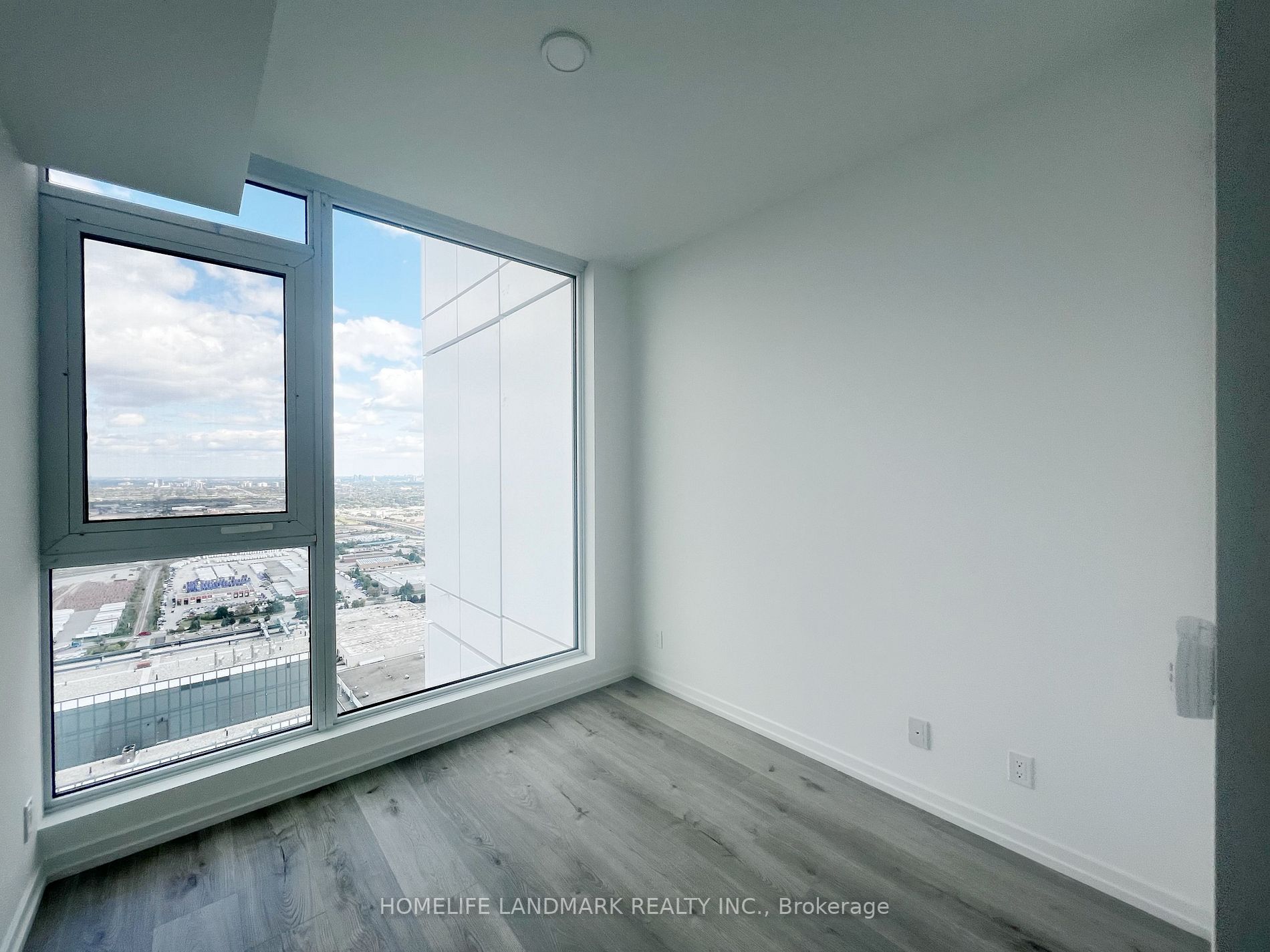 7890 Jane Street, #5009