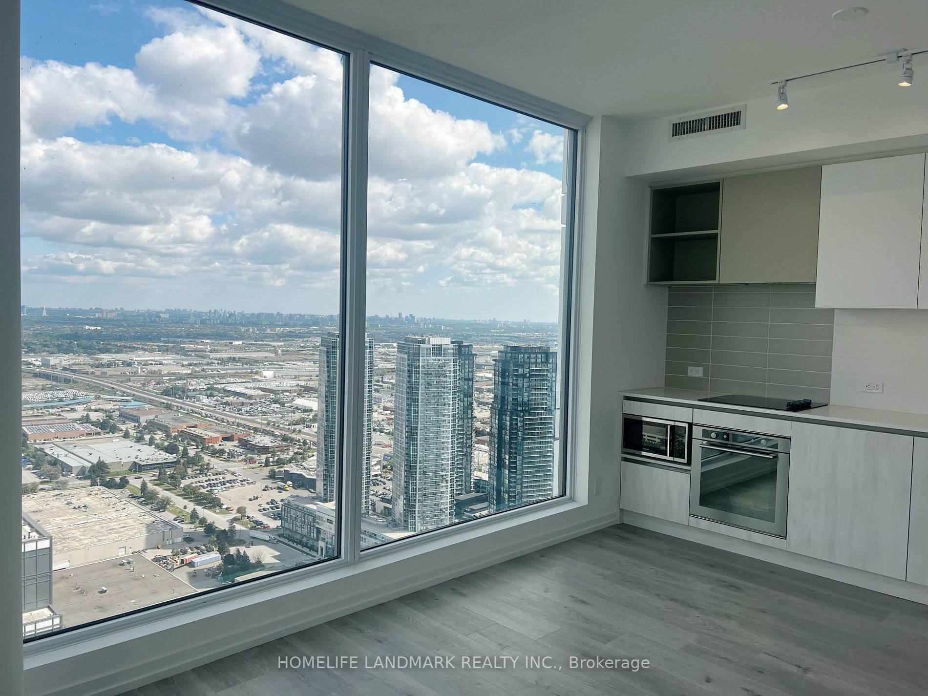 7890 Jane Street, #5009
