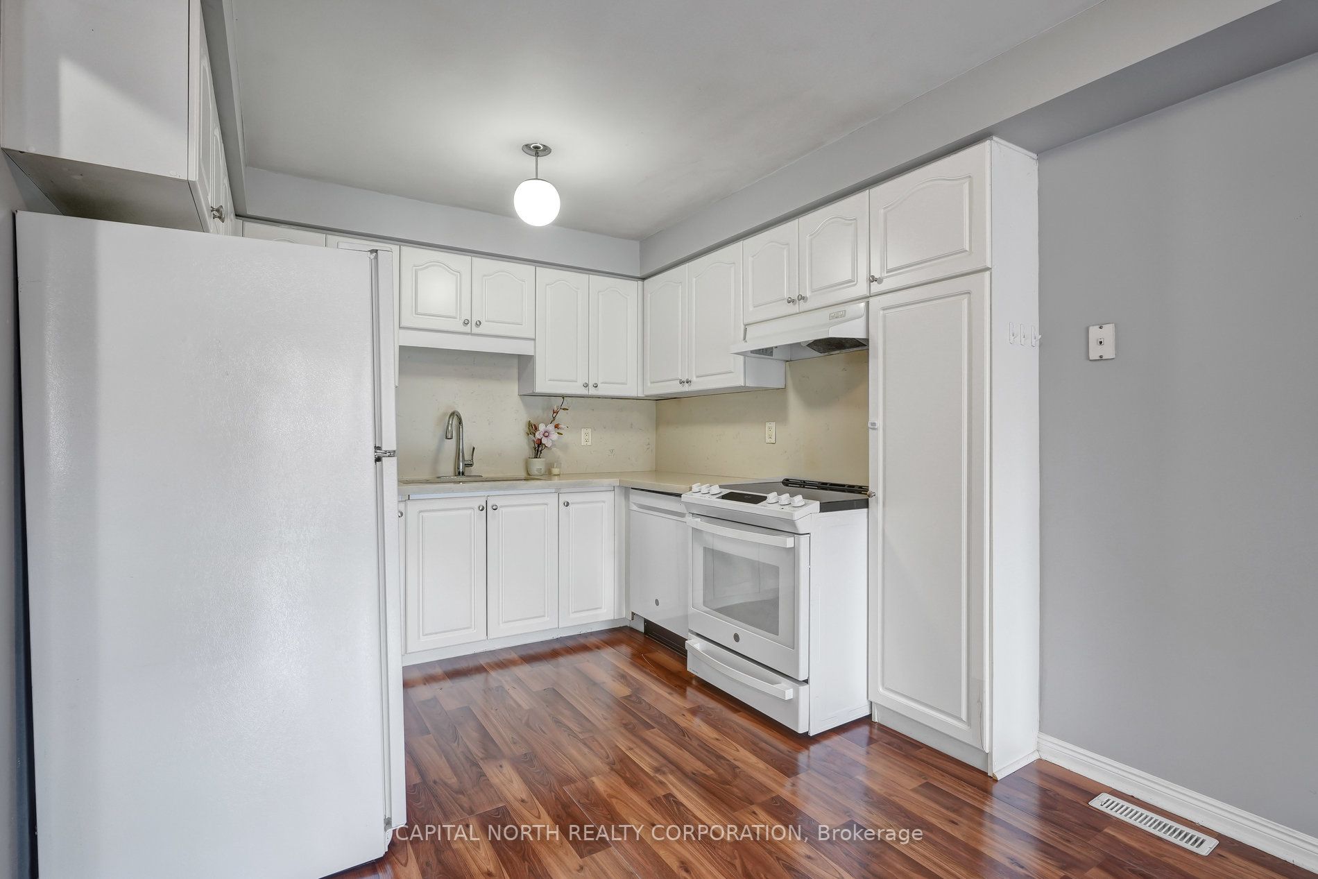 76 Potter Cres