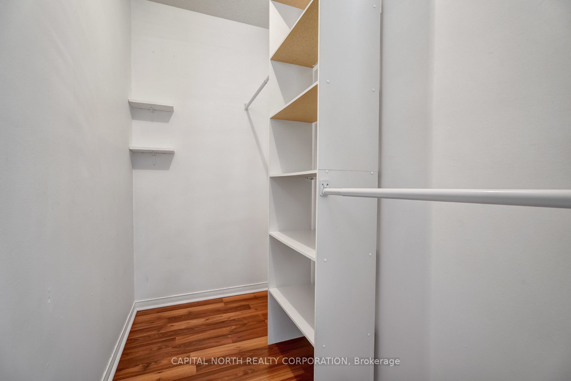 76 Potter Cres