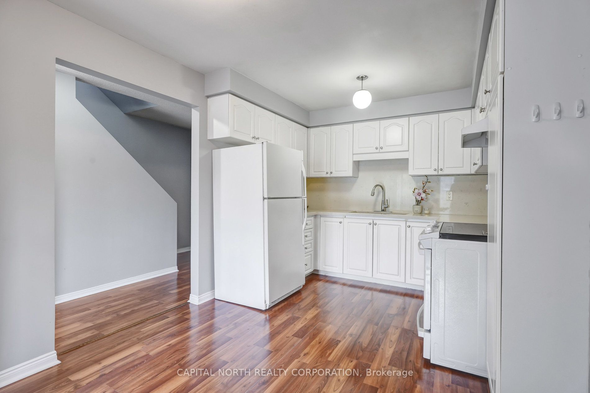 76 Potter Cres