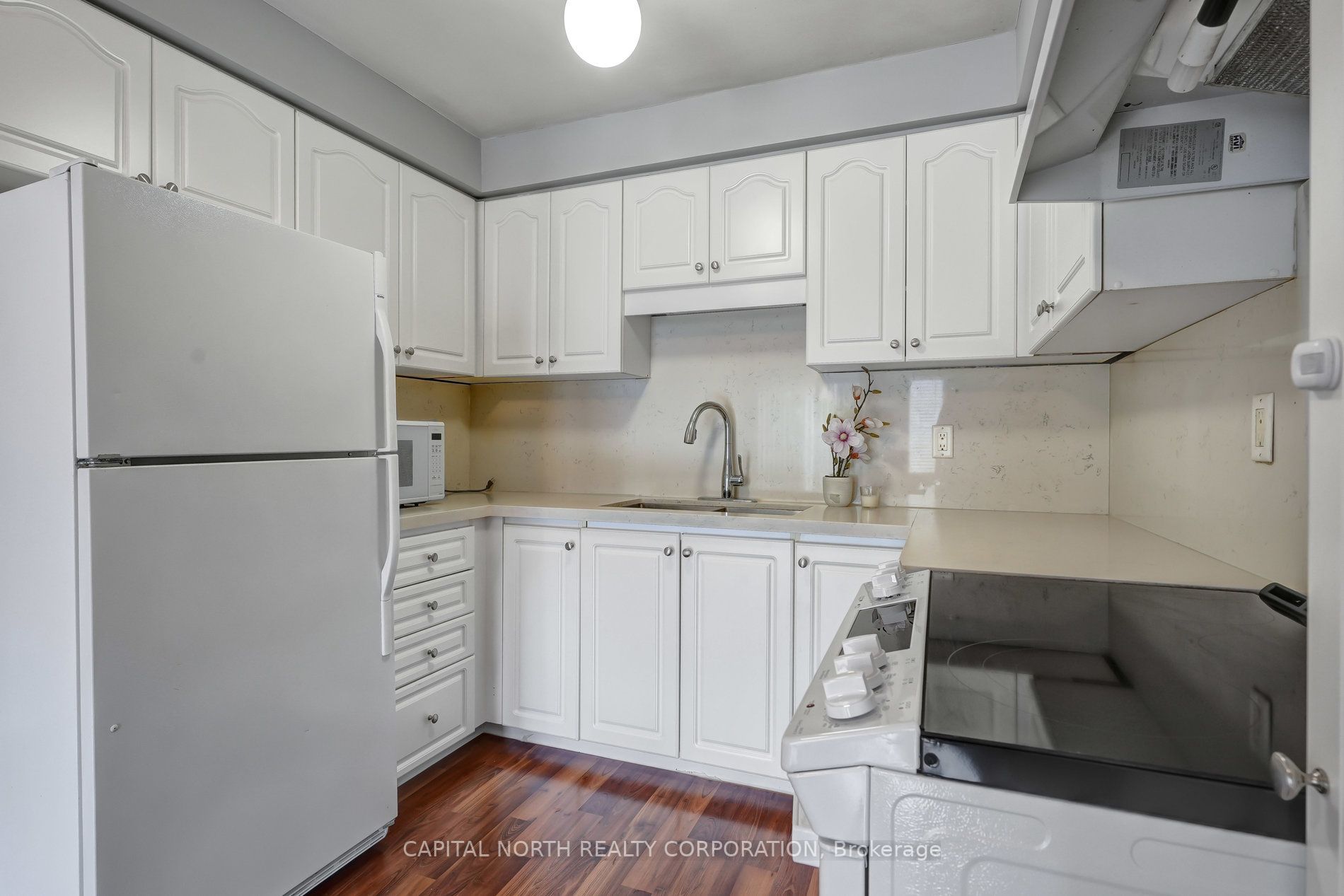 76 Potter Cres