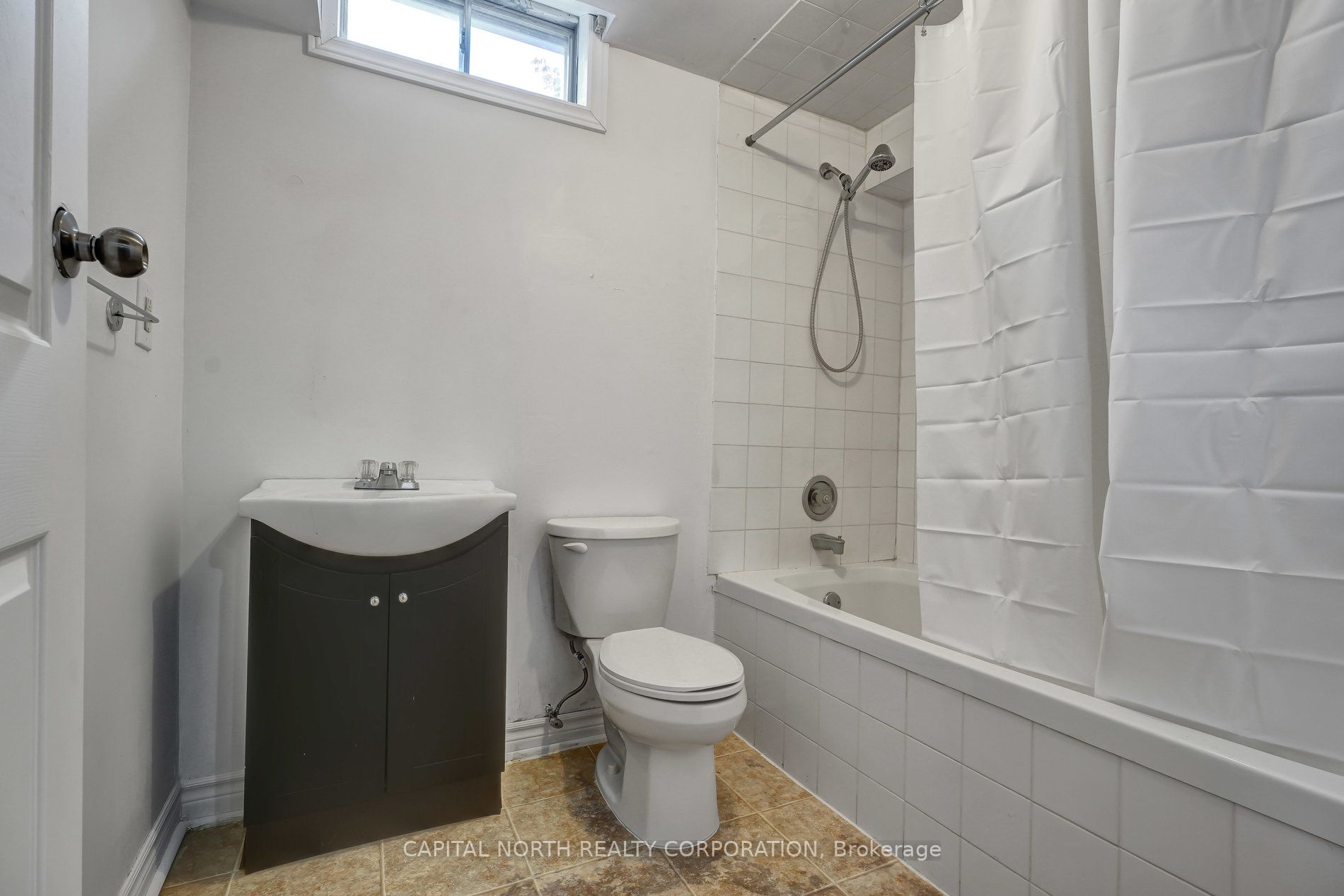 76 Potter Cres
