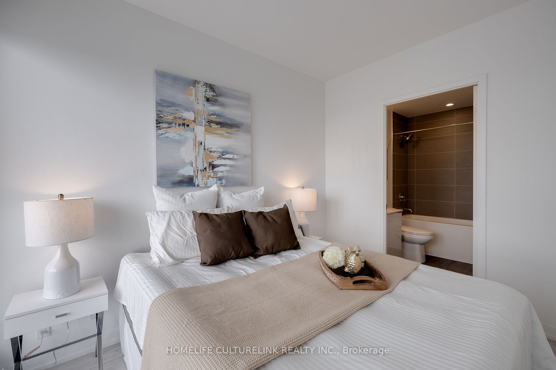 898 Portage Parkway, #2303