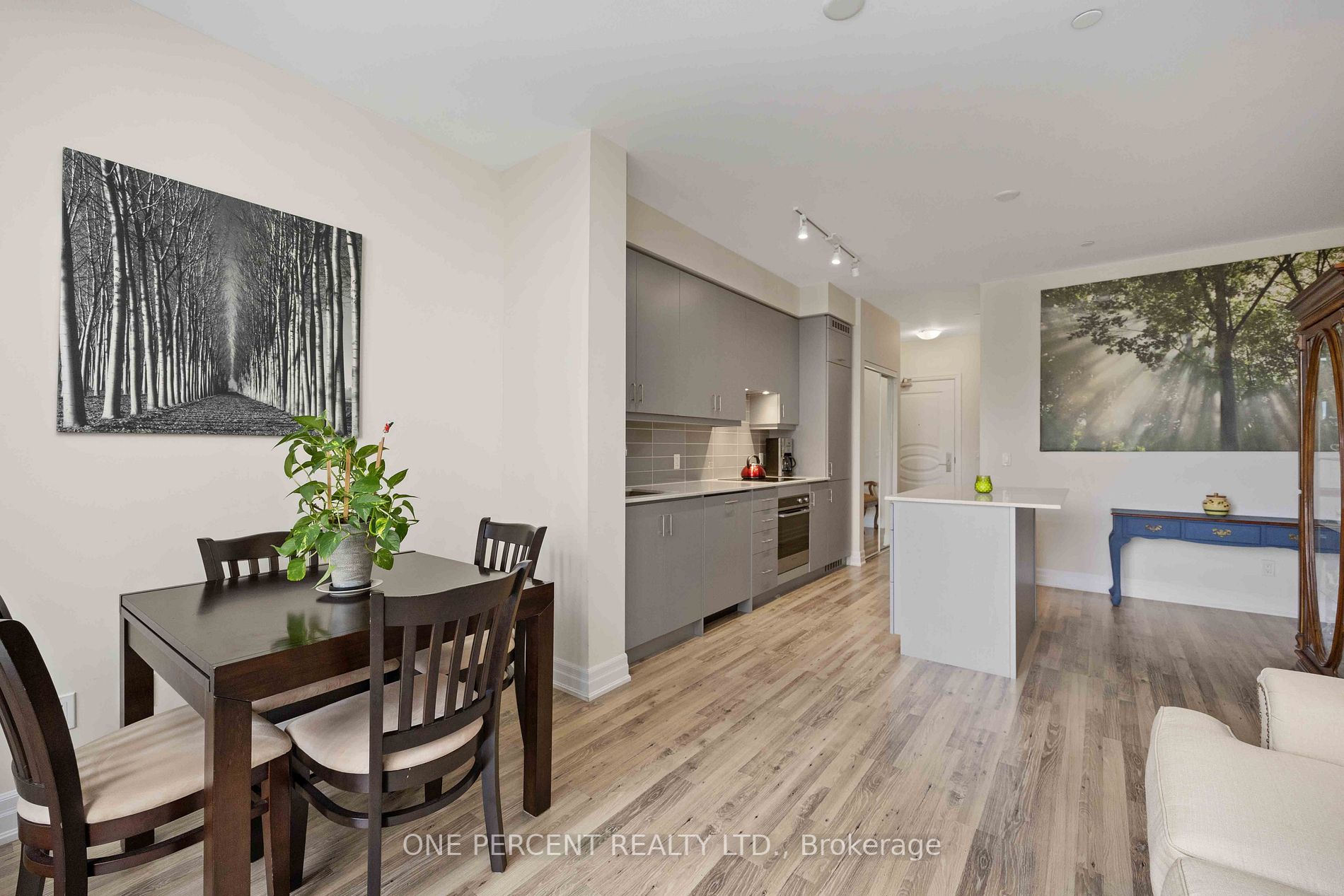 9075 Jane St, #201