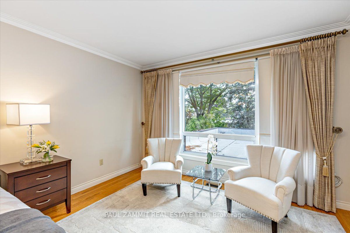 4 Granada Crt