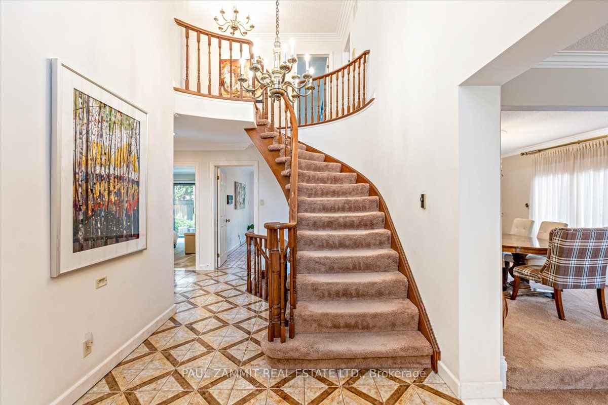 4 Granada Crt