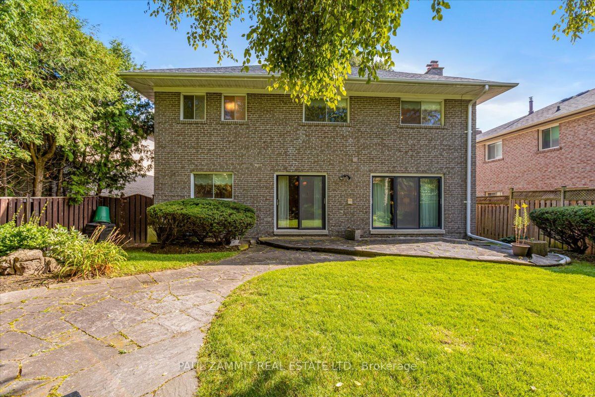 4 Granada Crt