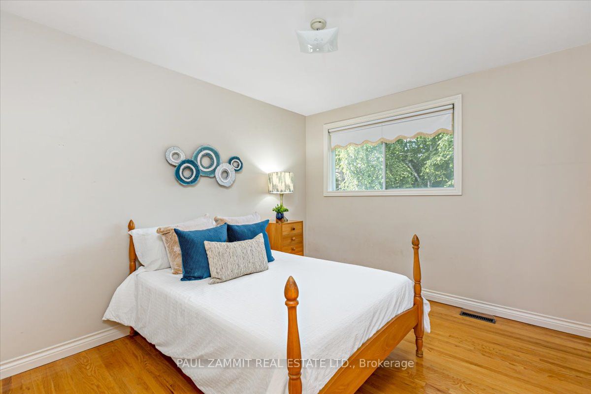 4 Granada Crt