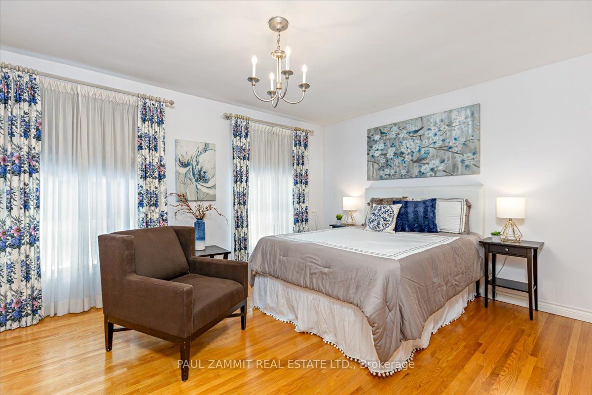 4 Granada Crt