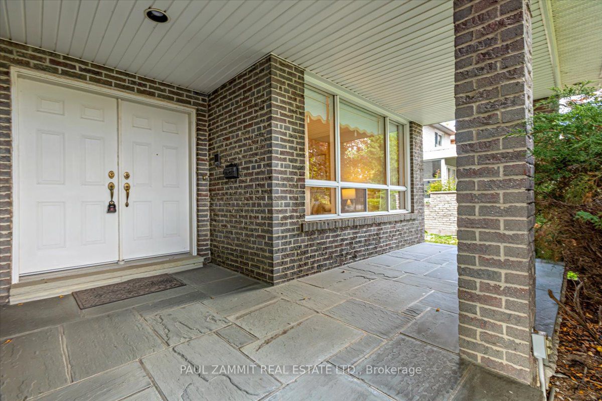 4 Granada Crt