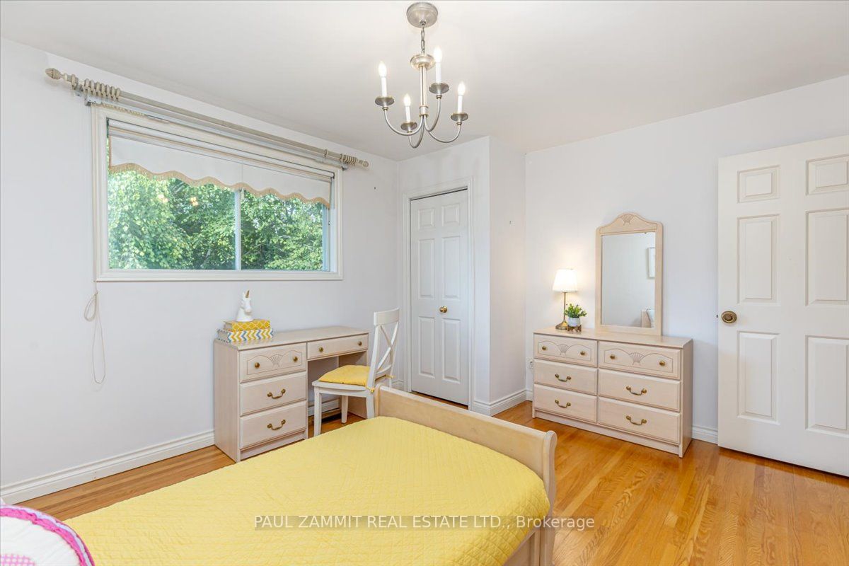4 Granada Crt