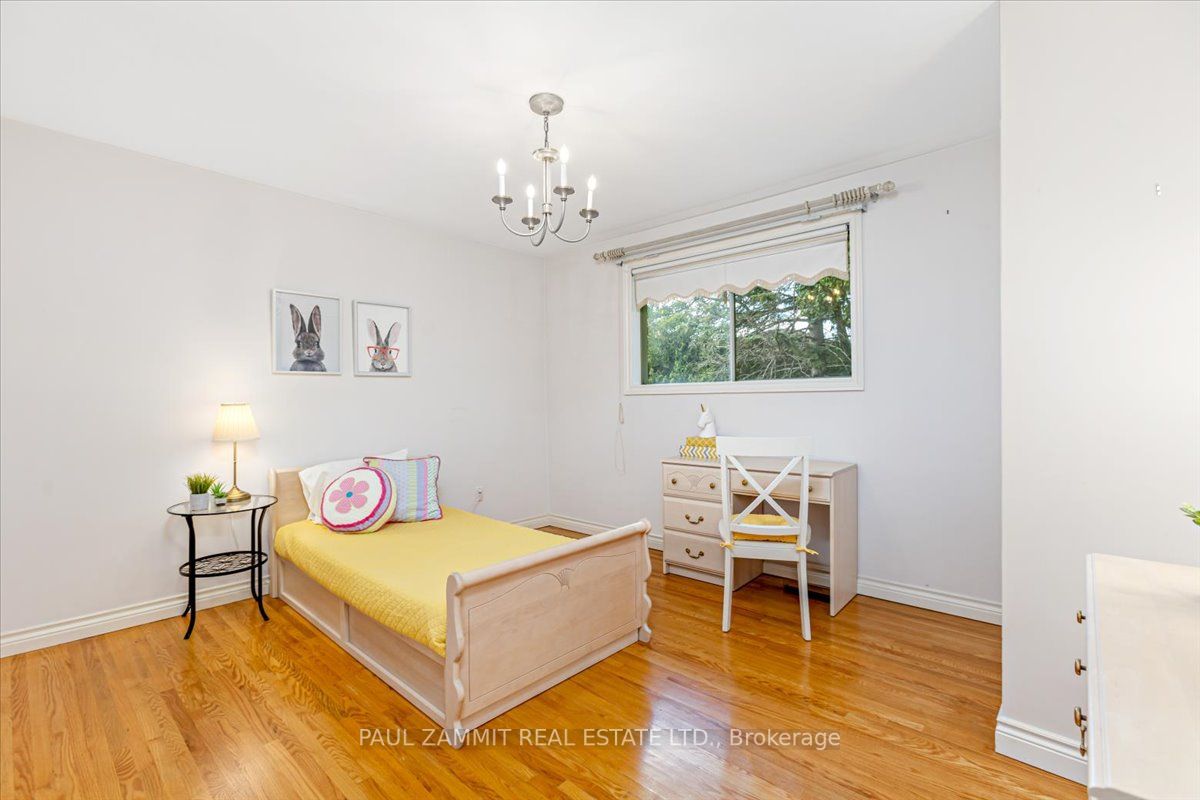 4 Granada Crt