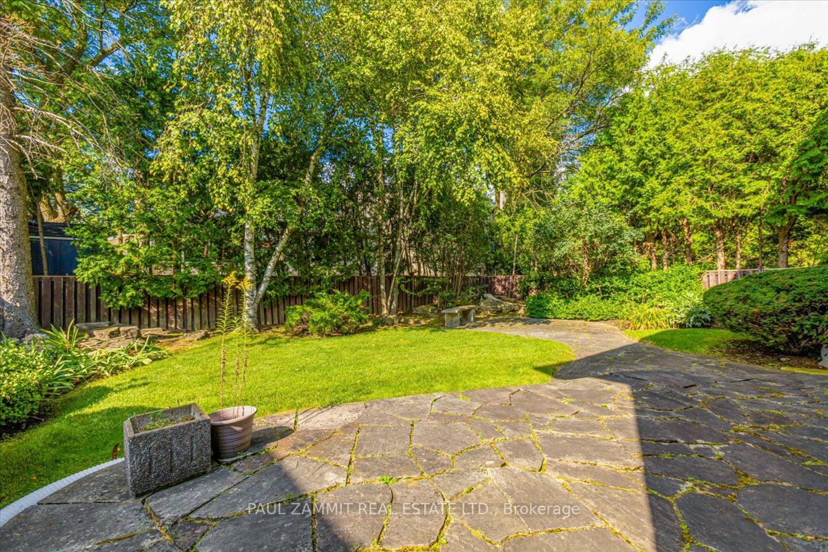 4 Granada Crt