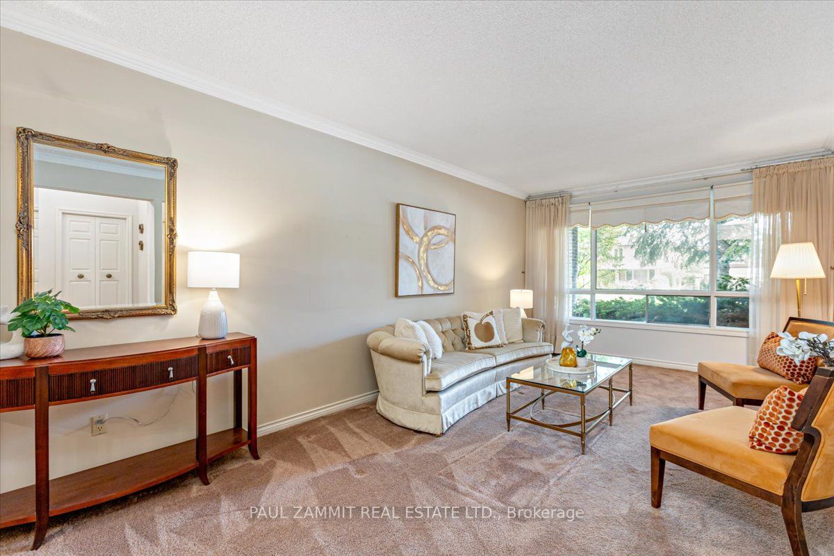 4 Granada Crt