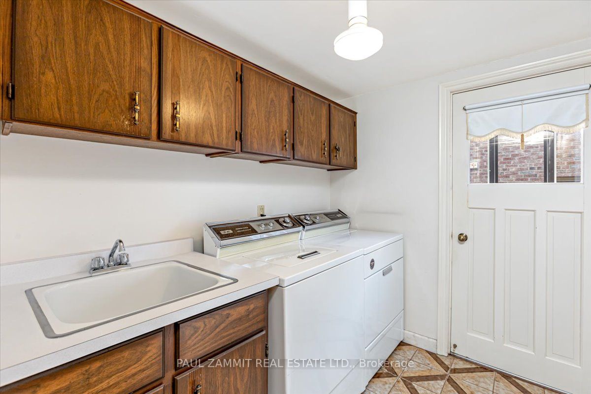 4 Granada Crt