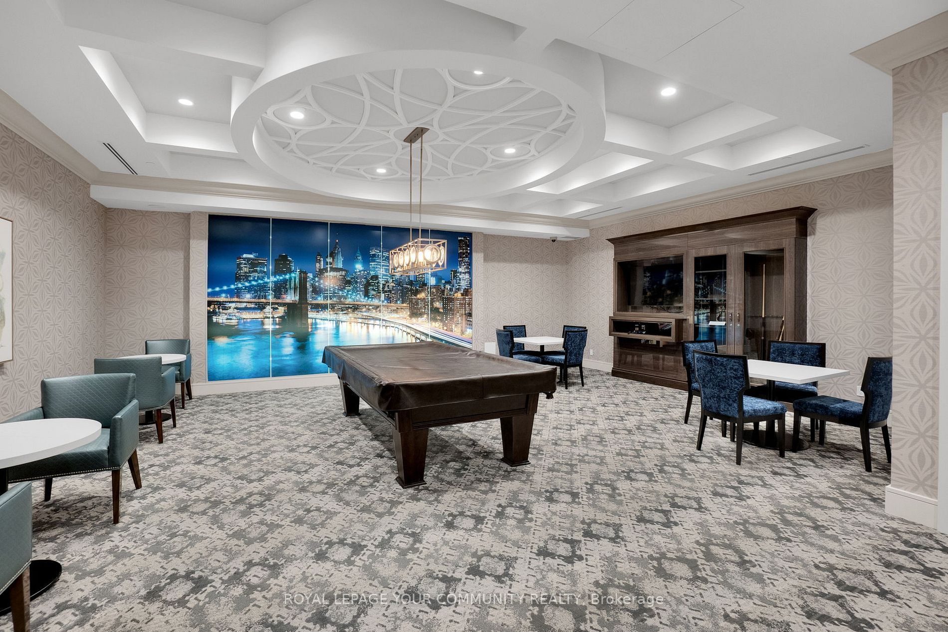 9085 Jane Street, #522