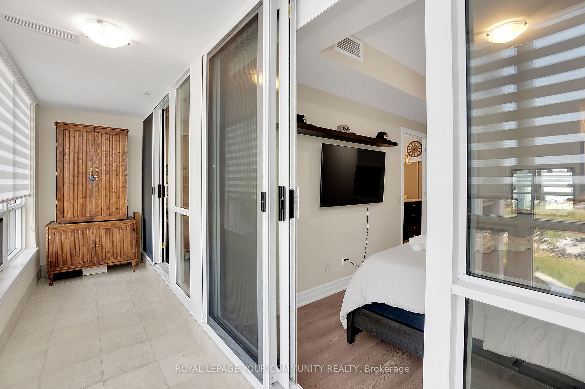 9085 Jane Street, #522