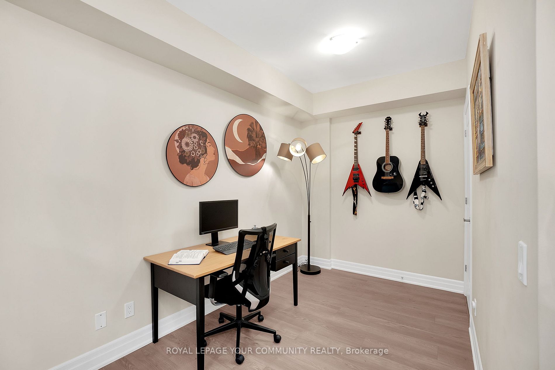 9085 Jane Street, #522