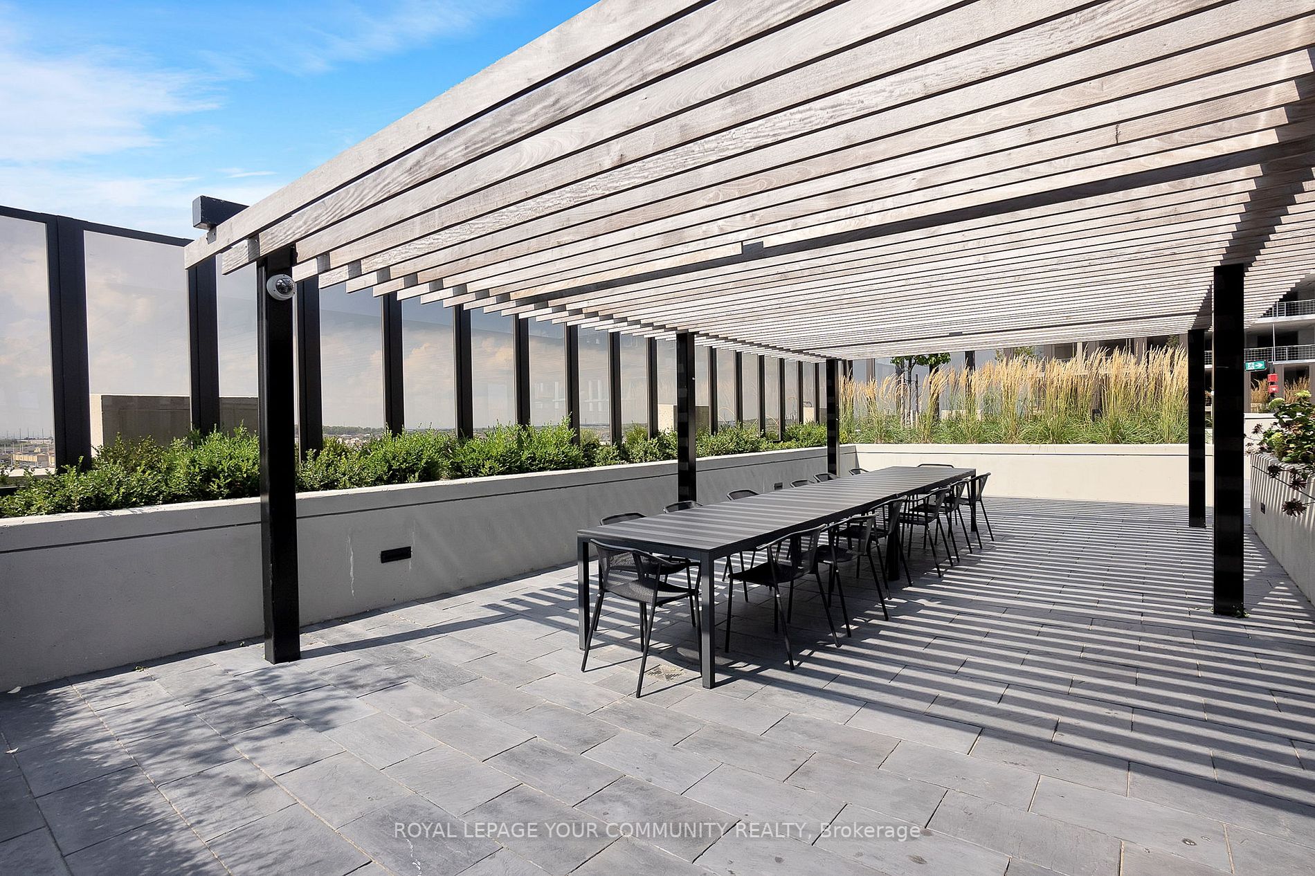 9085 Jane Street, #522