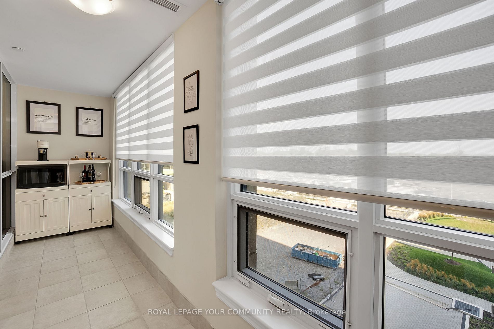 9085 Jane Street, #522