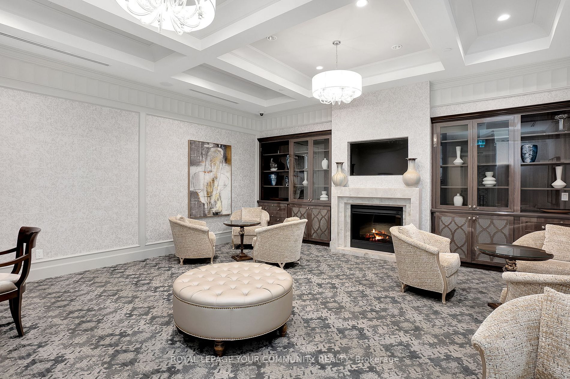 9085 Jane Street, #522