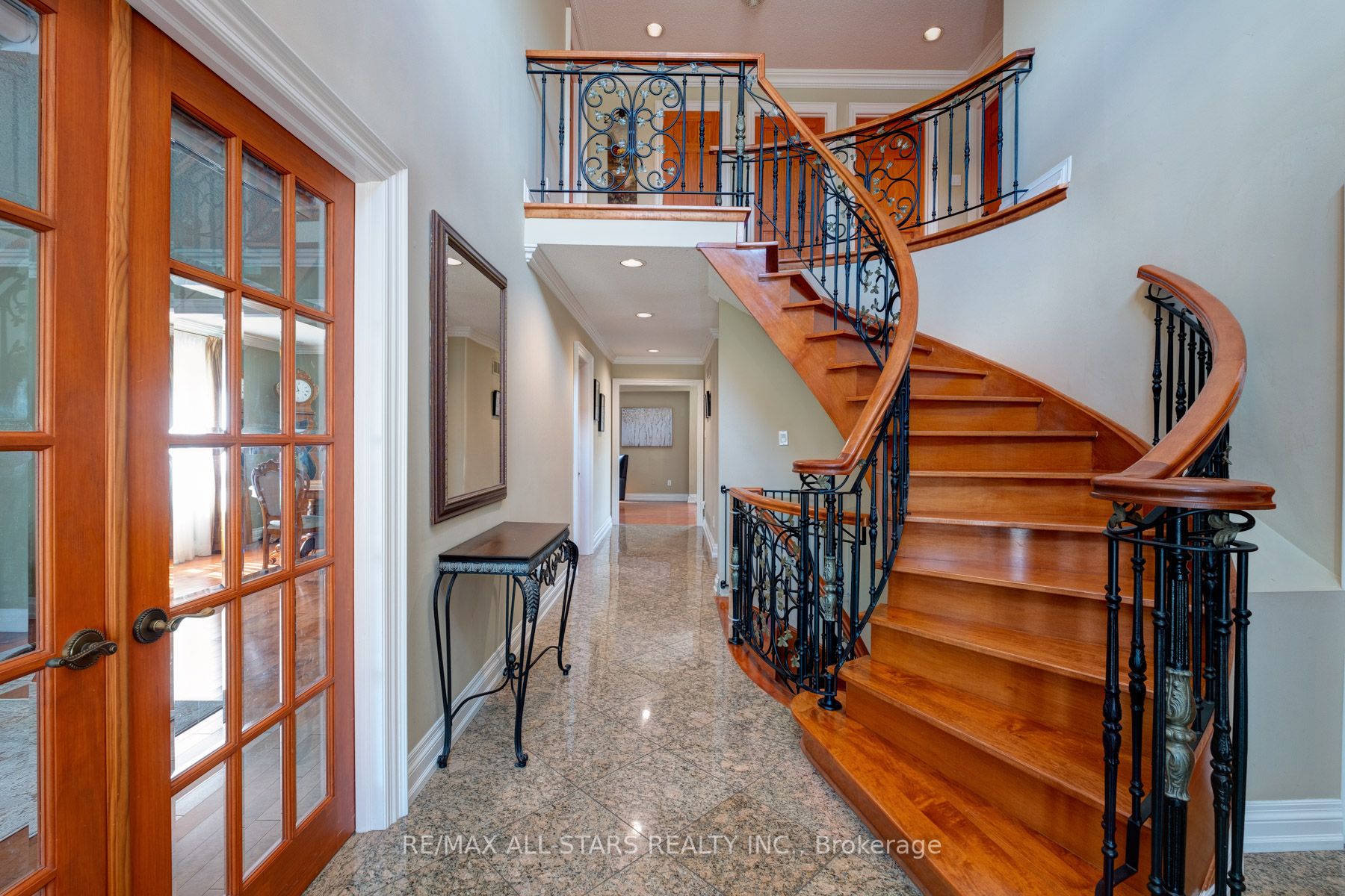6 Lincoln Place