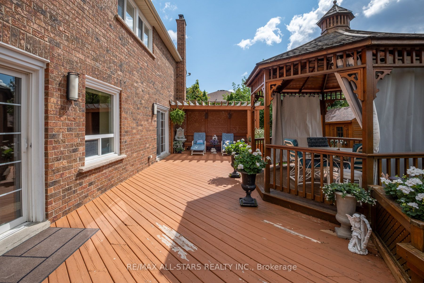 6 Lincoln Place