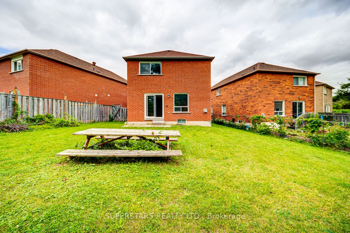 51 Manston Cres