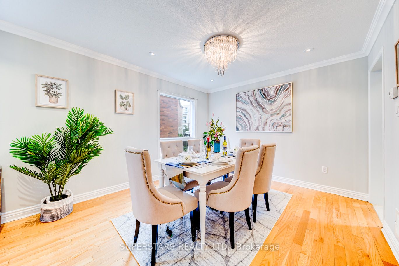 51 Manston Cres