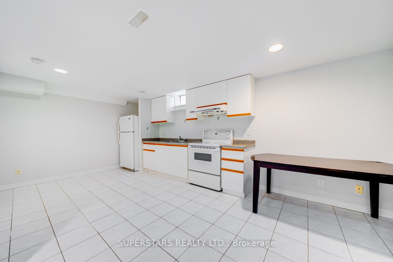 51 Manston Cres