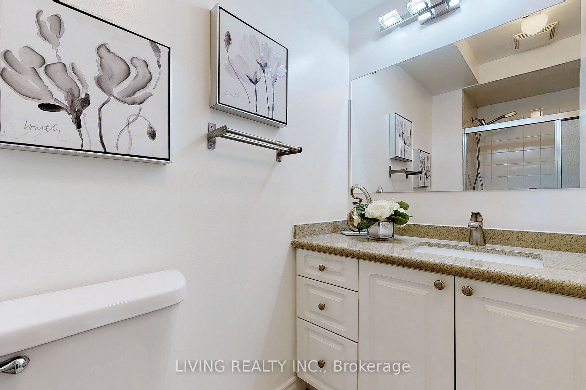 21 Elgin Mills Rd W, ##7
