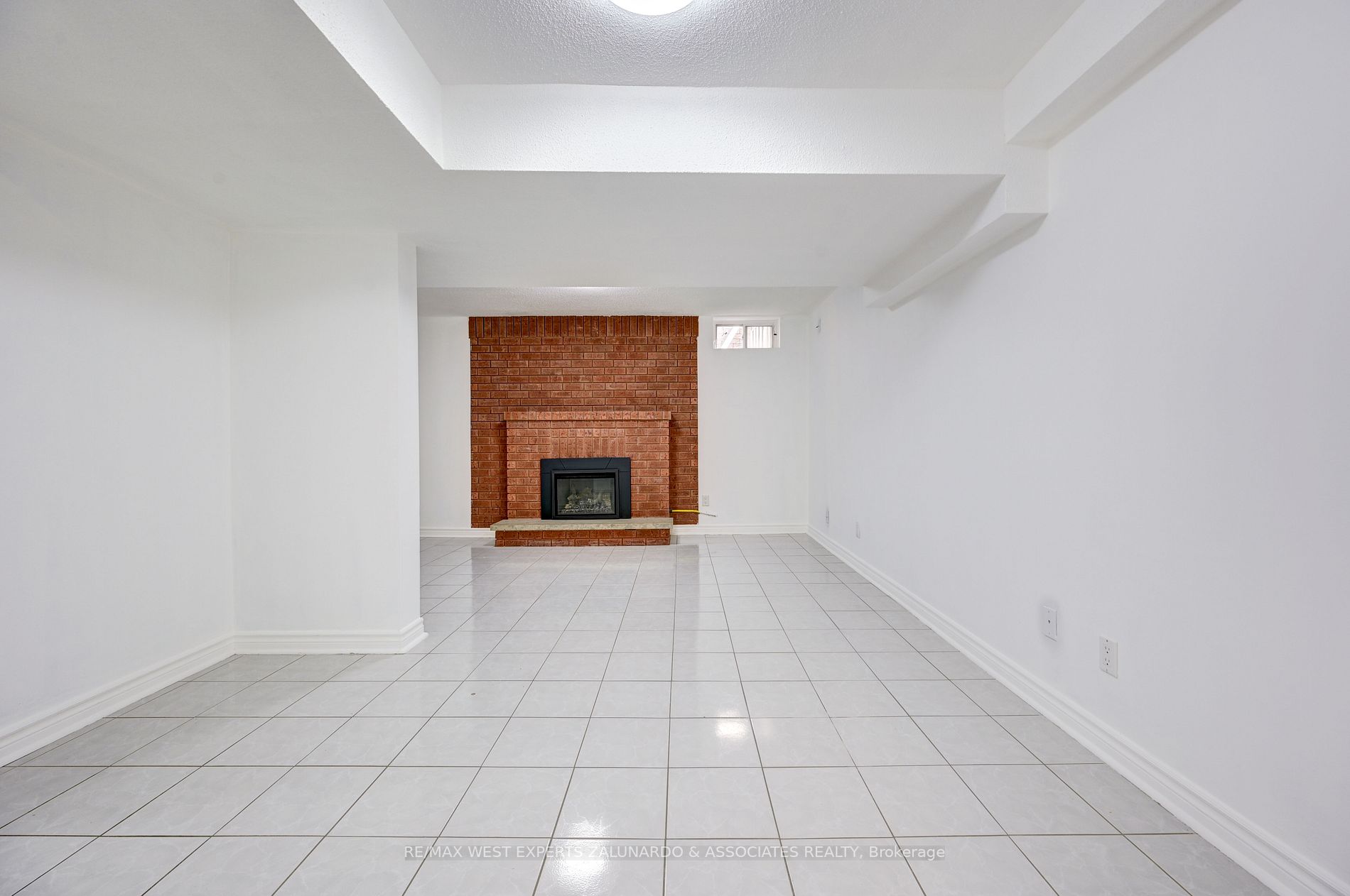63 Romano Cres, #Lower