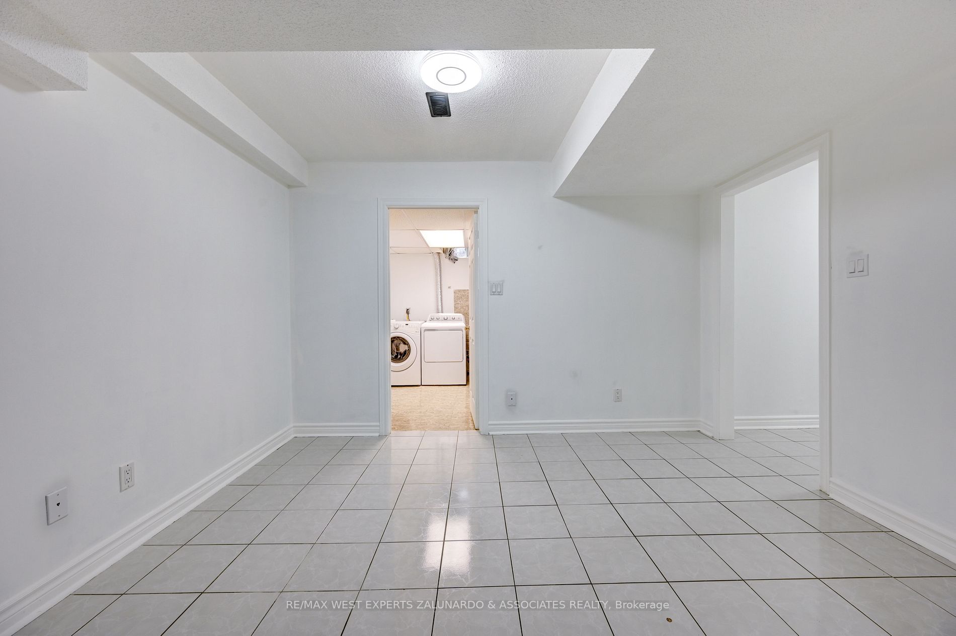 63 Romano Cres, #Lower