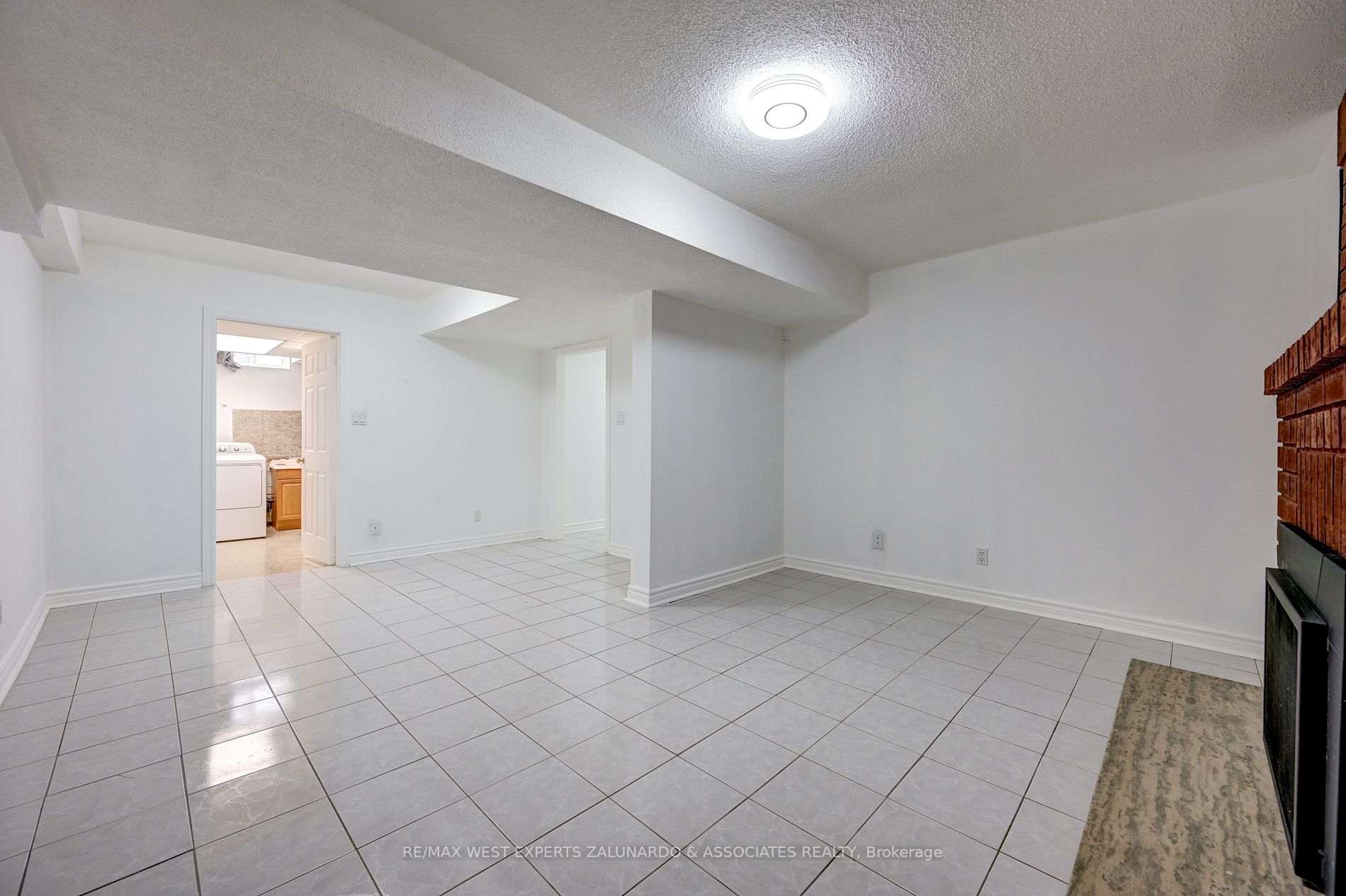 63 Romano Cres, #Lower
