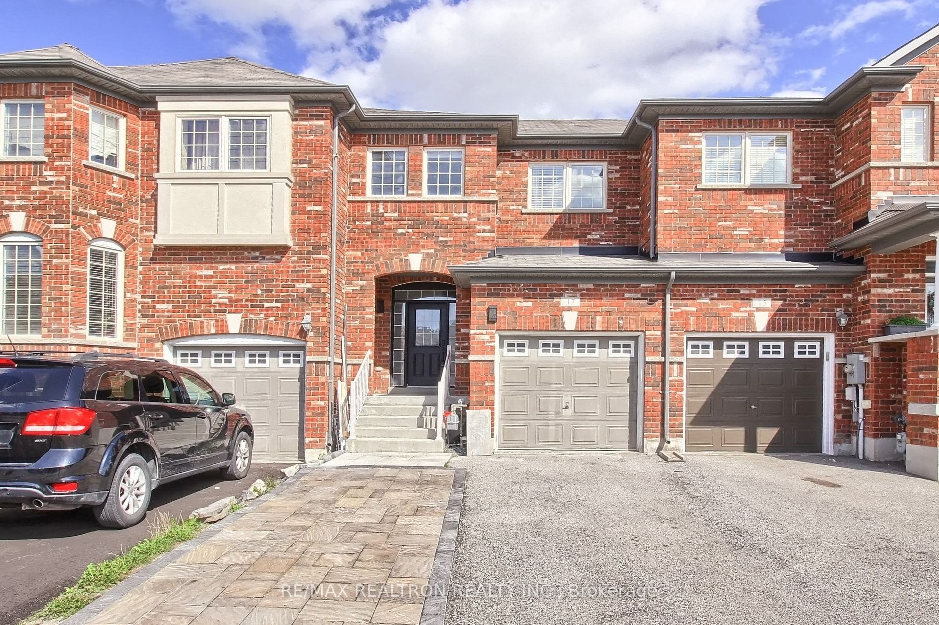 17 Rogers Tr