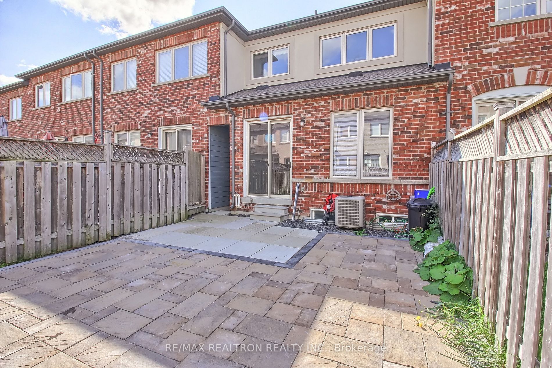 17 Rogers Tr