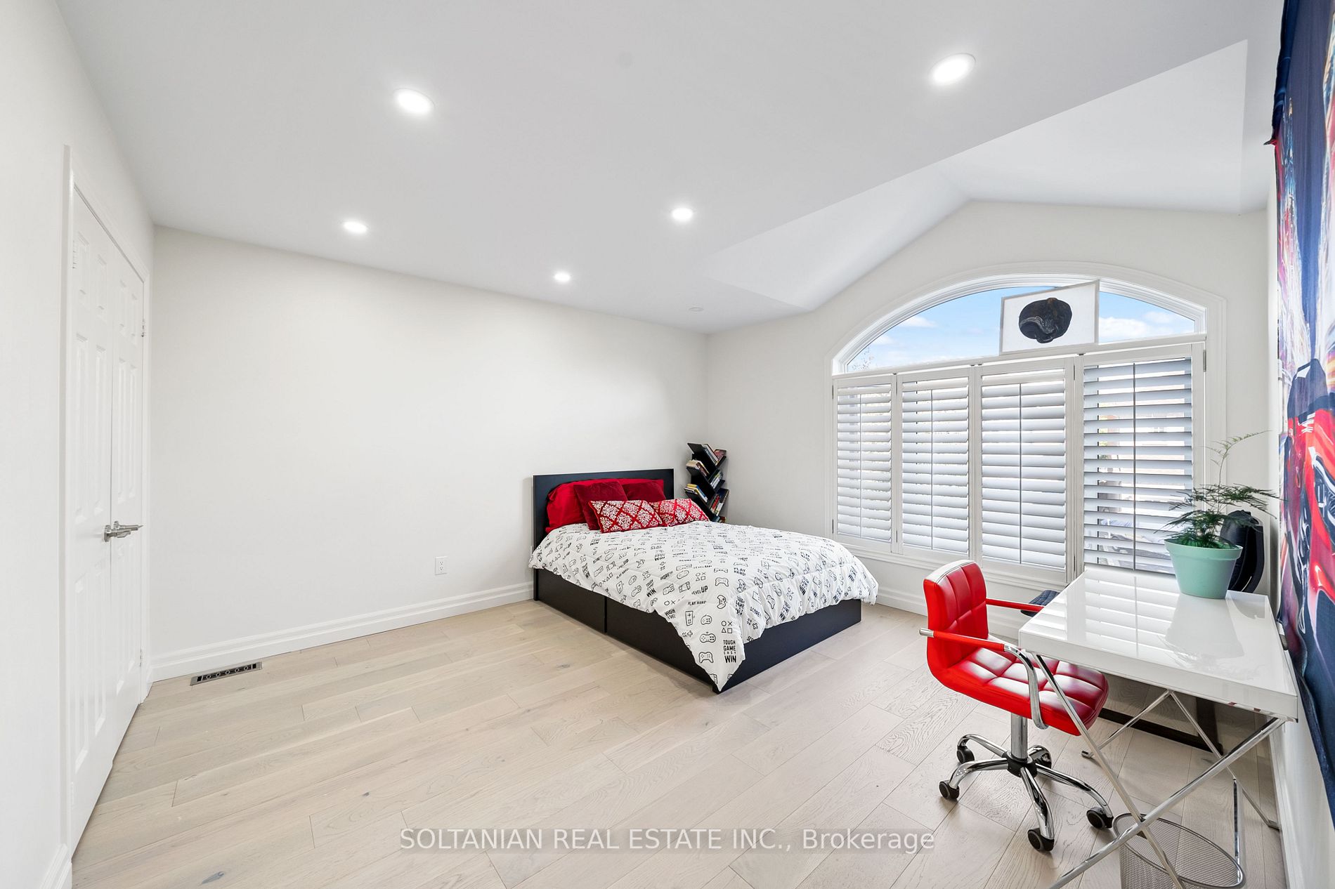 46 Rondeen Rd