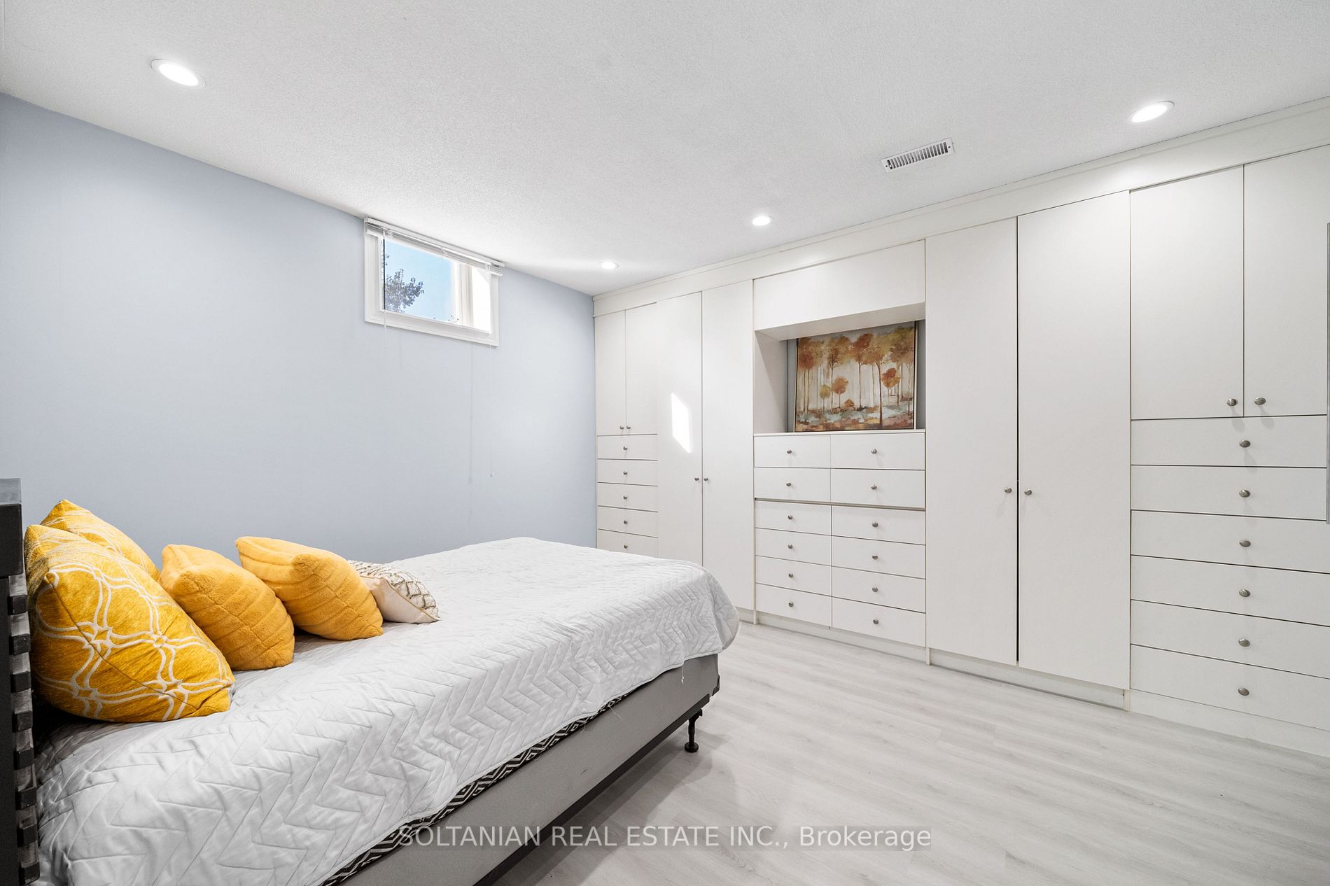 46 Rondeen Rd