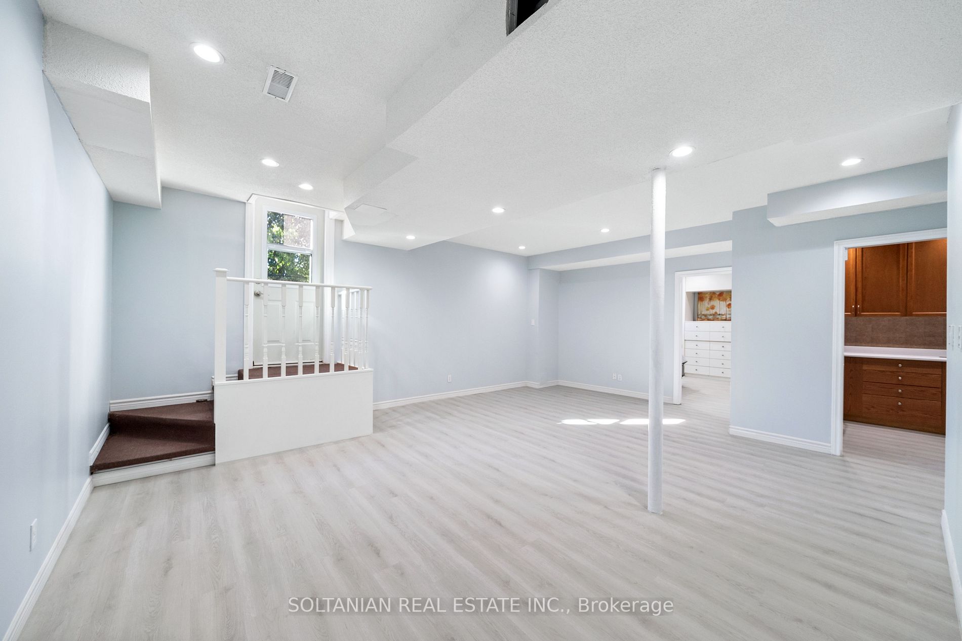 46 Rondeen Rd