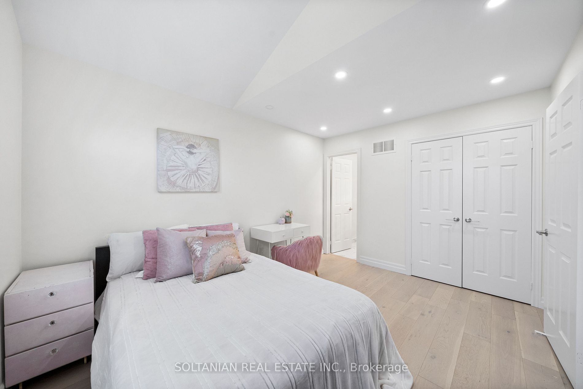 46 Rondeen Rd