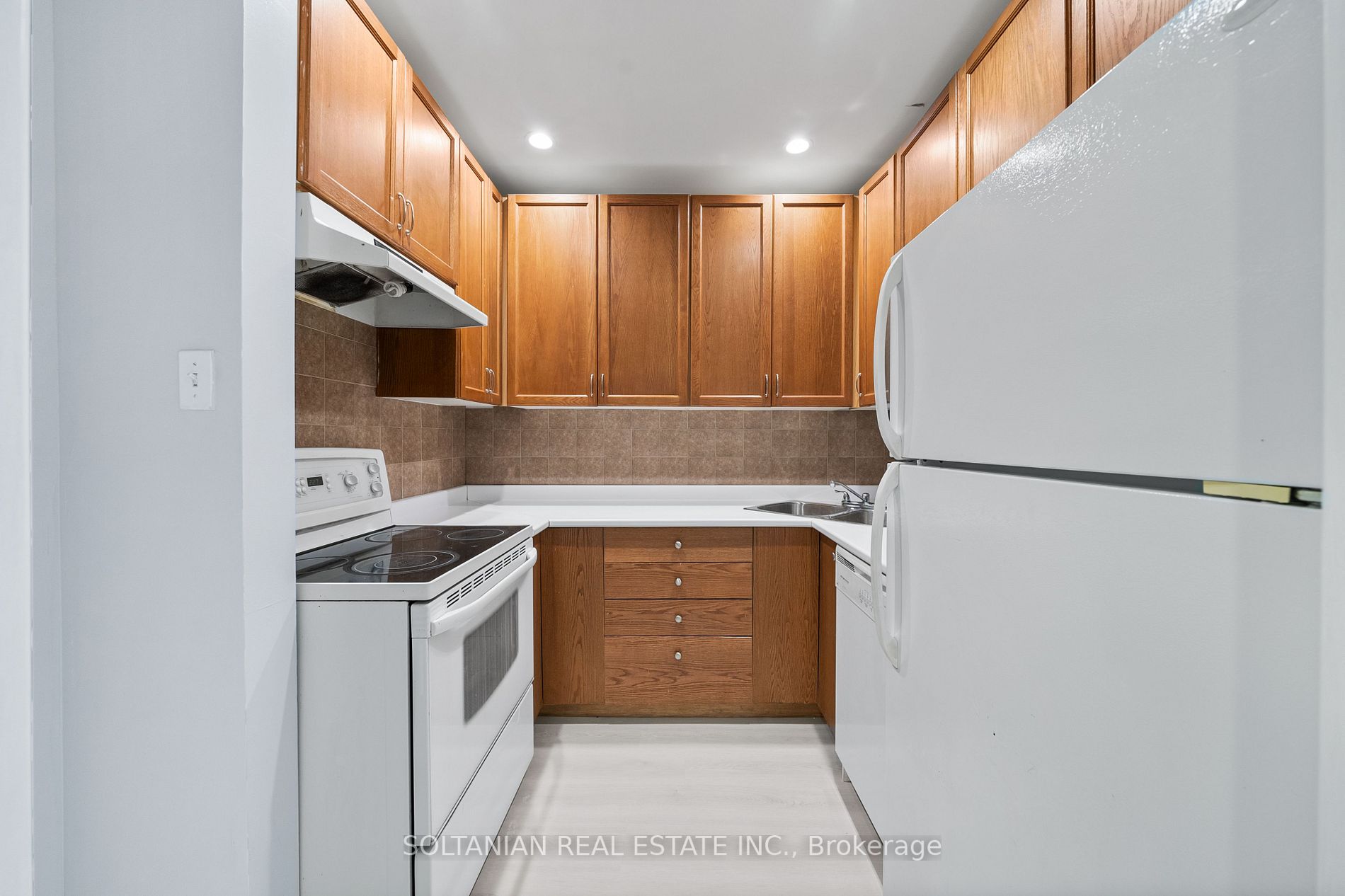 46 Rondeen Rd